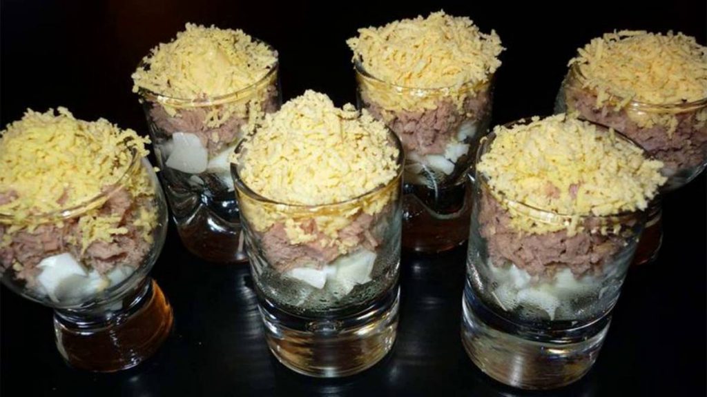 Verrine œufs Mimosa Thon Et Mayonnaise Un Délice Pour De Noël La