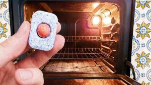 Nettoyer le four en profondeur et le rendre brillant de propreté