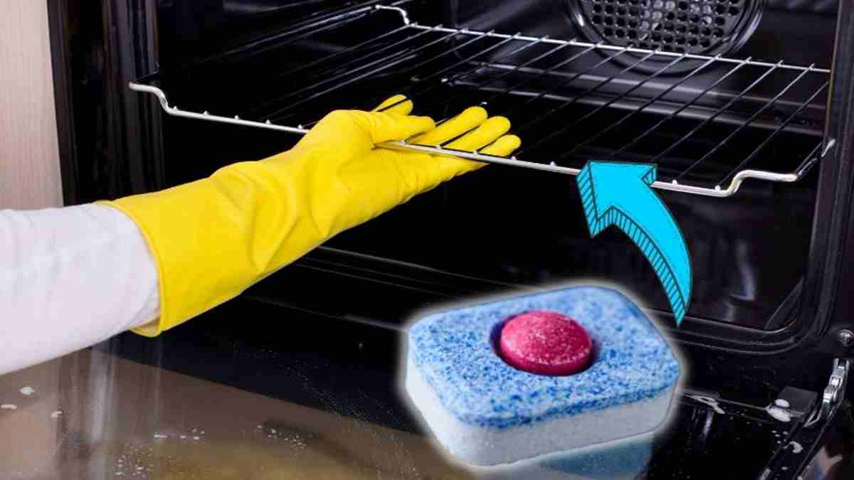 Voici comment vous pouvez nettoyer facilement et efficacement votre four