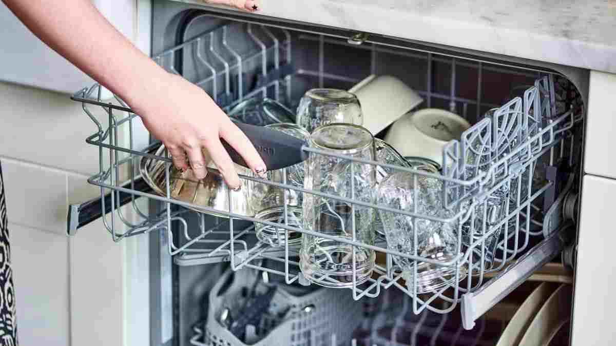 Découvrez 5 astuces pour réparer votre lave-vaisselle.