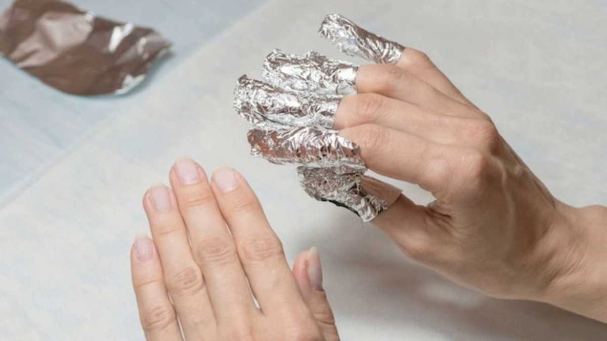 Papier d'aluminium enroulez-le autour de vos doigts