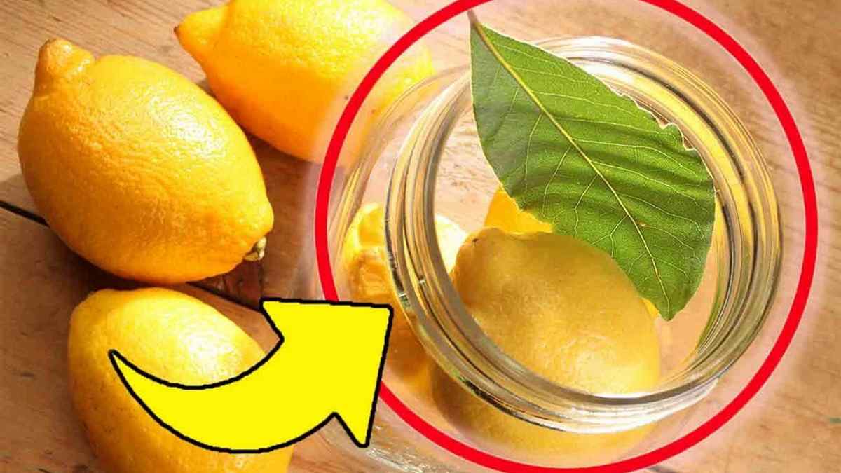 bouillir des feuilles de laurier et du citron