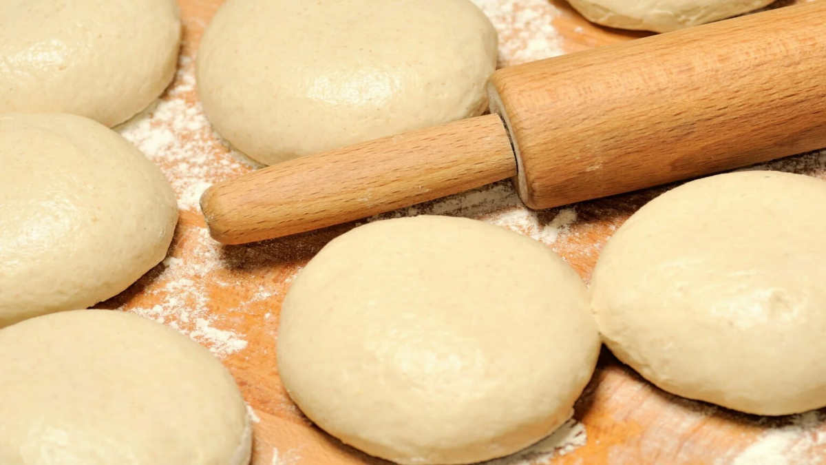 La pâte idéale pour les panzerotti les pizzette et les panini. Frits et cuits au four