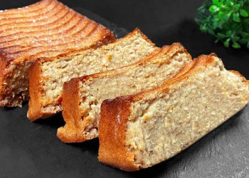 Gâteau à l'avoine aux bananes et aux pommes