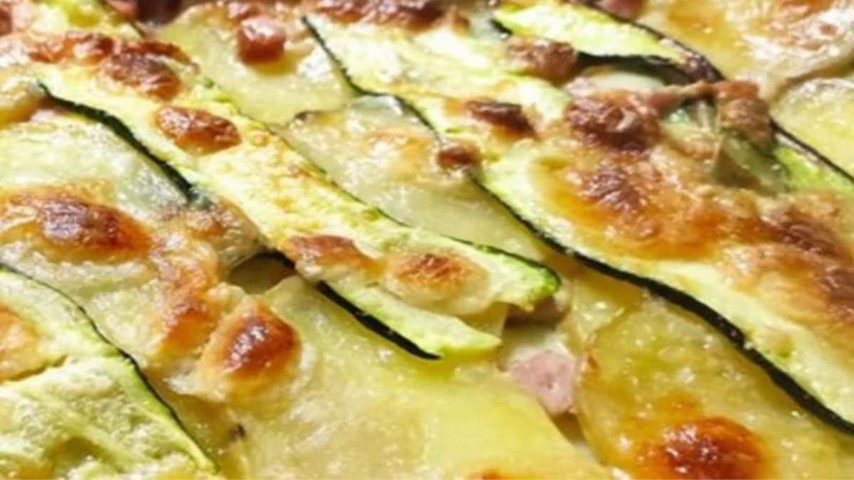 plat de courgettes et de pommes de terre