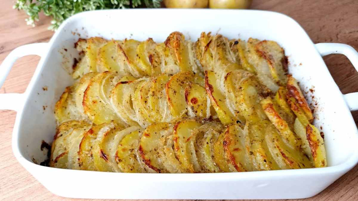 Une recette de ragoût de pommes de terre et d'oignons, et le dîner est prêt en un rien de temps !