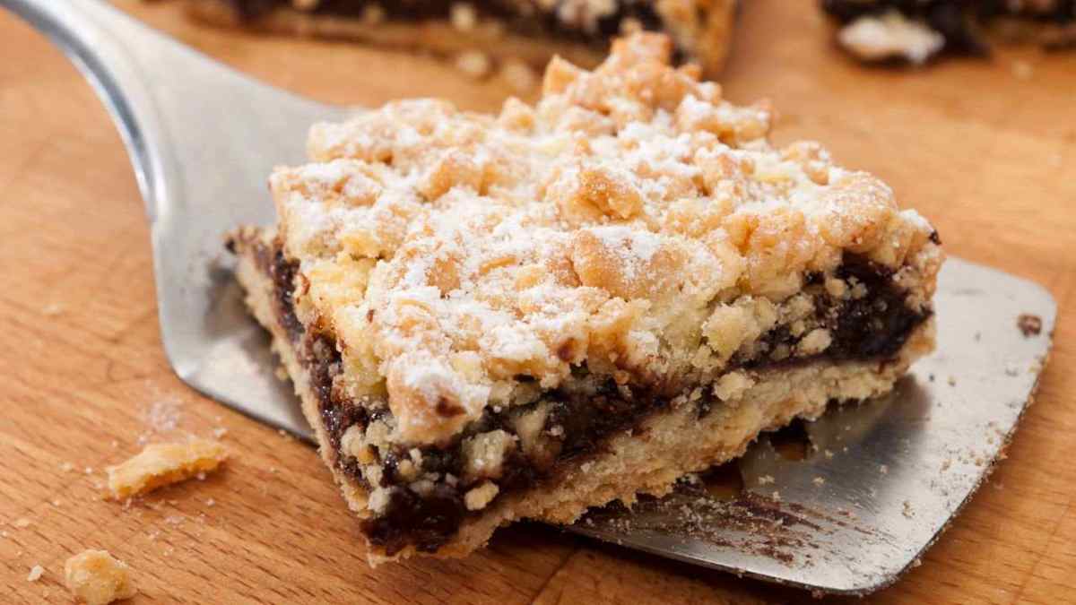 Gâteau aux pommes et aux prunes