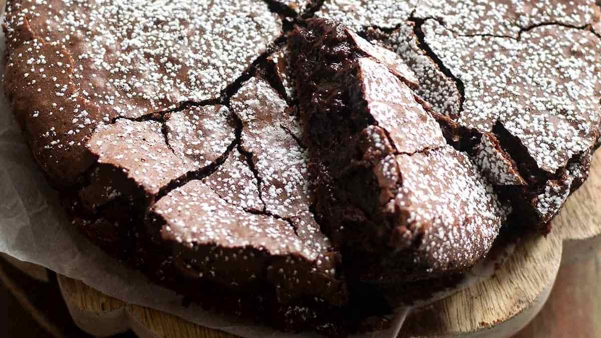 Recettes Laurent Mariotte : Gâteau au chocolat noir (doux et crémeux)