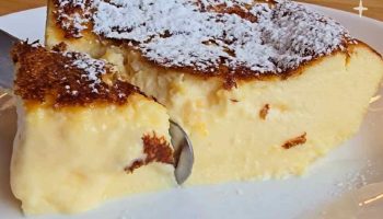 Pudding aux Pêches au Four : Le Gâteau Crémeux Qui Fond dans la Bouche !