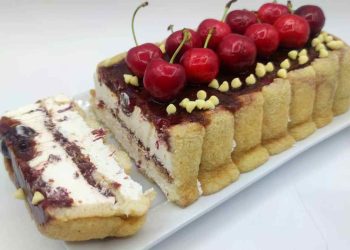 Bûche aux cerises sans cuisson