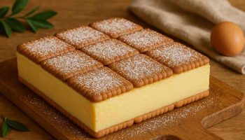 Gâteau crémeux au yaourt grec et biscuits