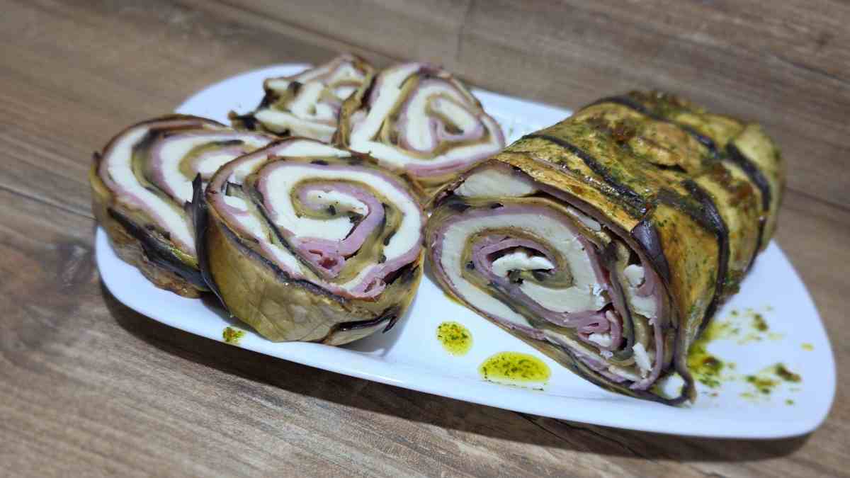 Rouleau d’aubergine au jambon et mozzarella