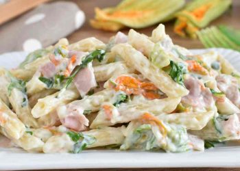 Salade de pâtes aux fleurs de courge