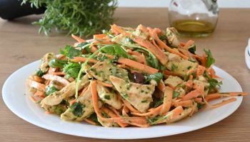 Salade de Poulet Fraîche aux Carottes