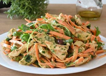 Salade de Poulet Fraîche aux Carottes